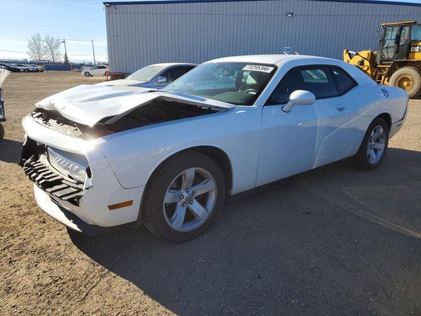 2014 DODGE CHALLENGER Base — Front 3/4