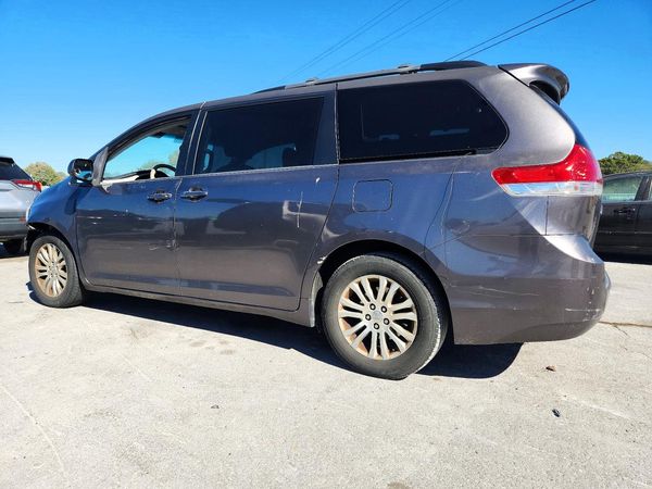 2013 TOYOTA SIENNA — DSRA
