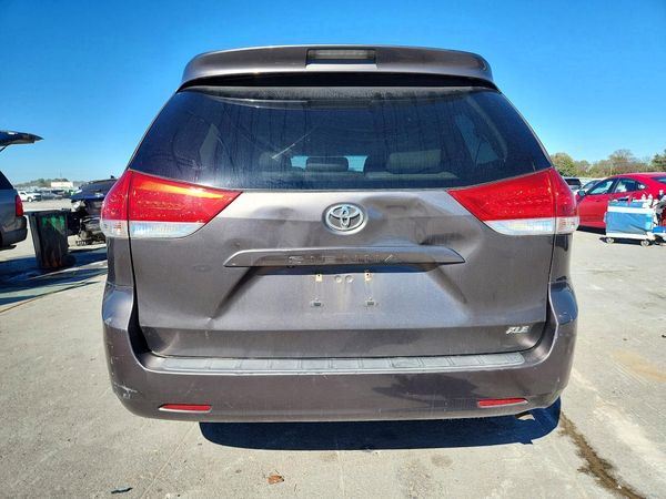 2013 TOYOTA SIENNA — DIRR