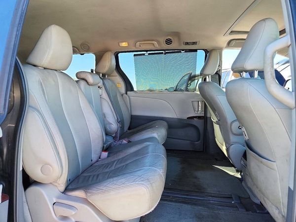 2013 TOYOTA SIENNA — PSRS