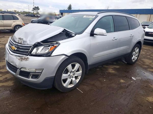 2017 CHEVROLET TRAVERSE 1LT — Front 3/4