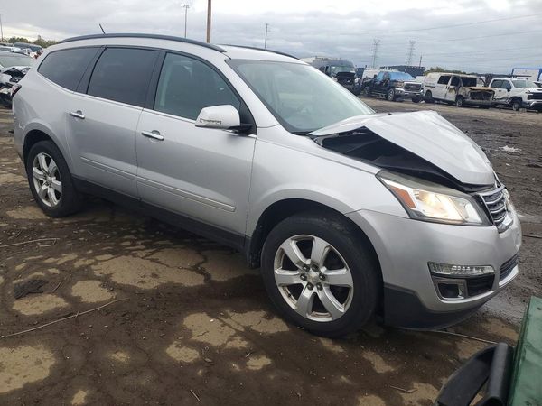 2017 CHEVROLET TRAVERSE 1LT — Passenger 3/4