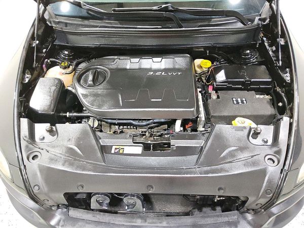 2014 JEEP CHEROKEE Trailhawk — Engine bay