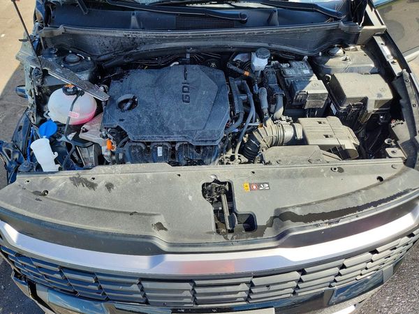 2026 KIA SPORTAGE LX — Engine bay