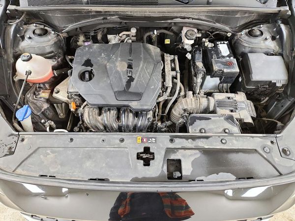 2023 HYUNDAI SANTA FE SEL — Engine bay