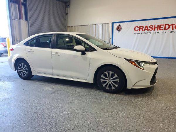 2022 TOYOTA COROLLA LE — Passenger 3/4