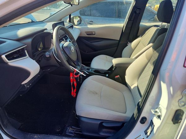 2022 TOYOTA COROLLA LE — DENT