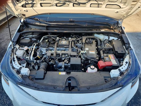 2022 TOYOTA COROLLA LE — Engine bay