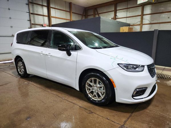 2026 CHRYSLER PACIFICA Select — Passenger 3/4