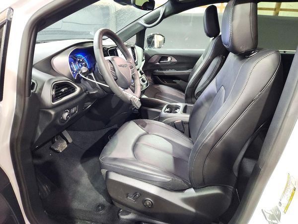 2026 CHRYSLER PACIFICA Select — DENT