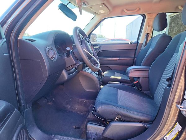 2014 JEEP PATRIOT Sport — DENT