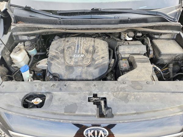 2018 KIA SEDONA EX/SX — Engine bay