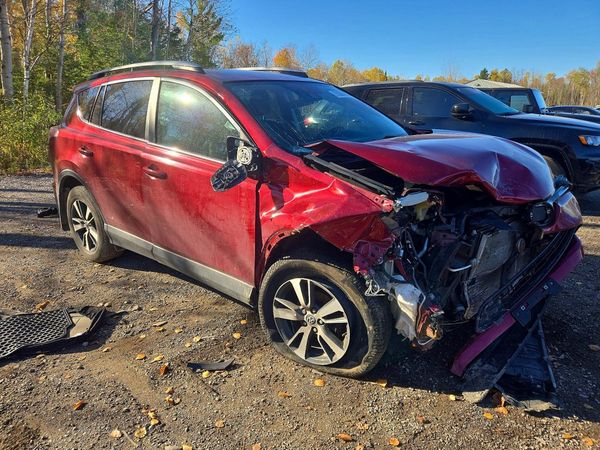 2018 TOYOTA RAV4 LE — Passenger 3/4