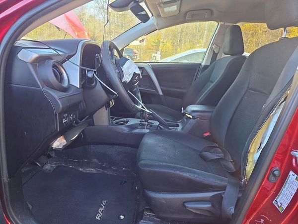 2018 TOYOTA RAV4 LE — DENT