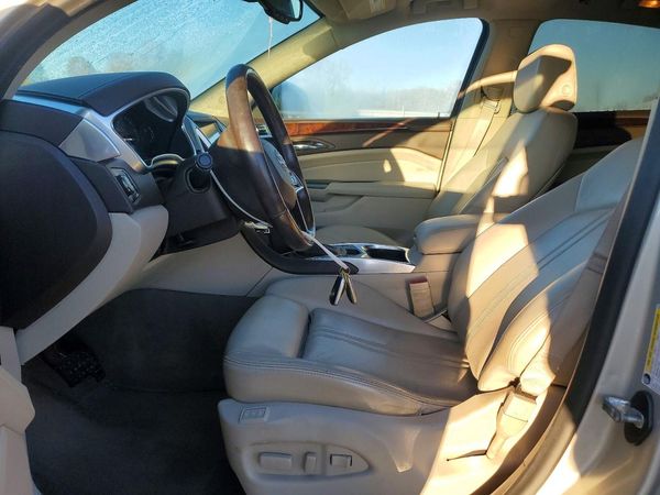 2015 CADILLAC SRX Luxury — DENT