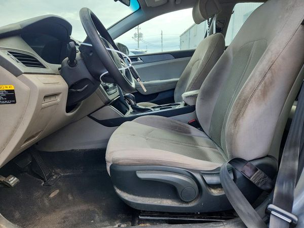 2015 HYUNDAI SONATA SE, ECO — DENT