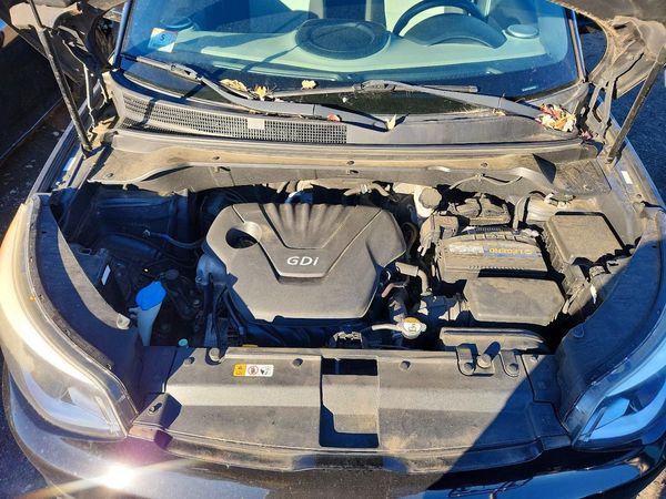 2016 KIA SOUL Plus — Engine bay