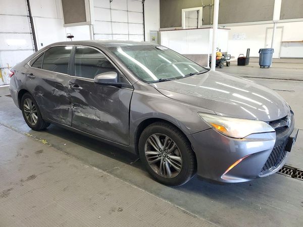 2017 TOYOTA CAMRY LE/SE/XLE/XSE — Passenger 3/4