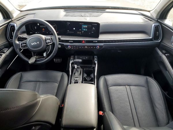 2025 KIA SORENTO