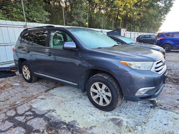2012 TOYOTA HIGHLANDER Base/Hybrid — Passenger 3/4