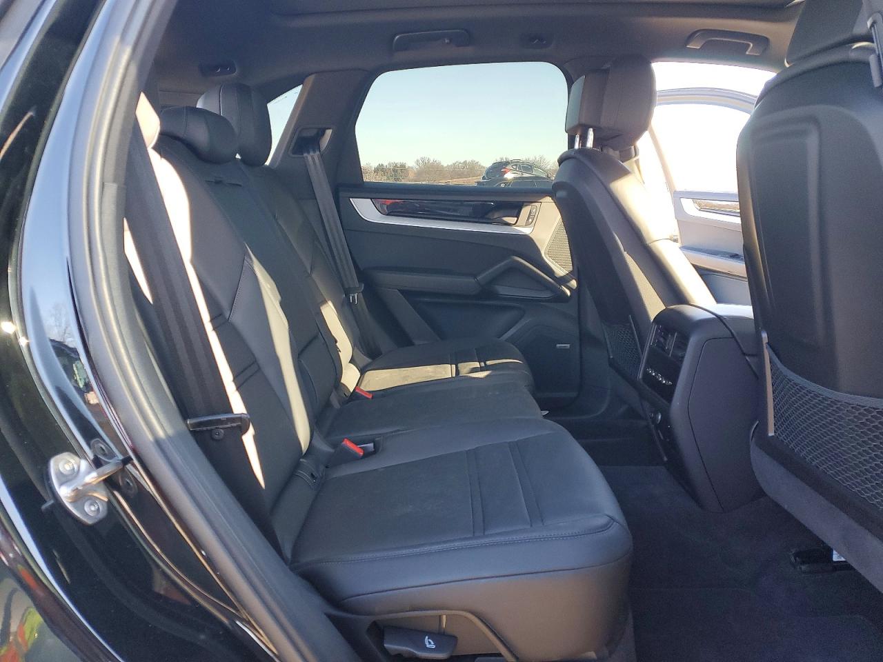 2024 PORSCHE CAYENNE S