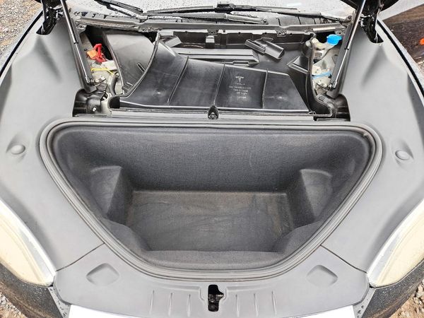 2017 TESLA MODEL S — Engine bay