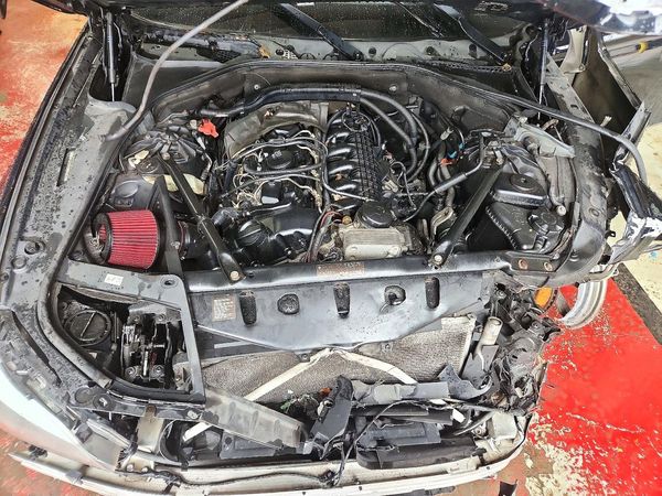 2012 BMW 535 xDrive — Engine bay