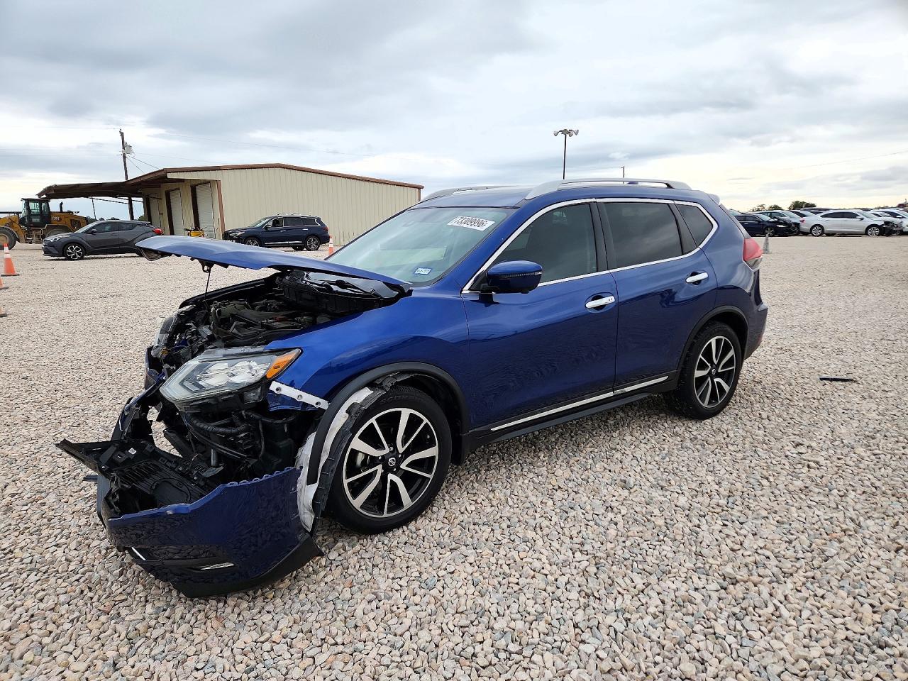 2019 NISSAN ROGUE — Front 3/4