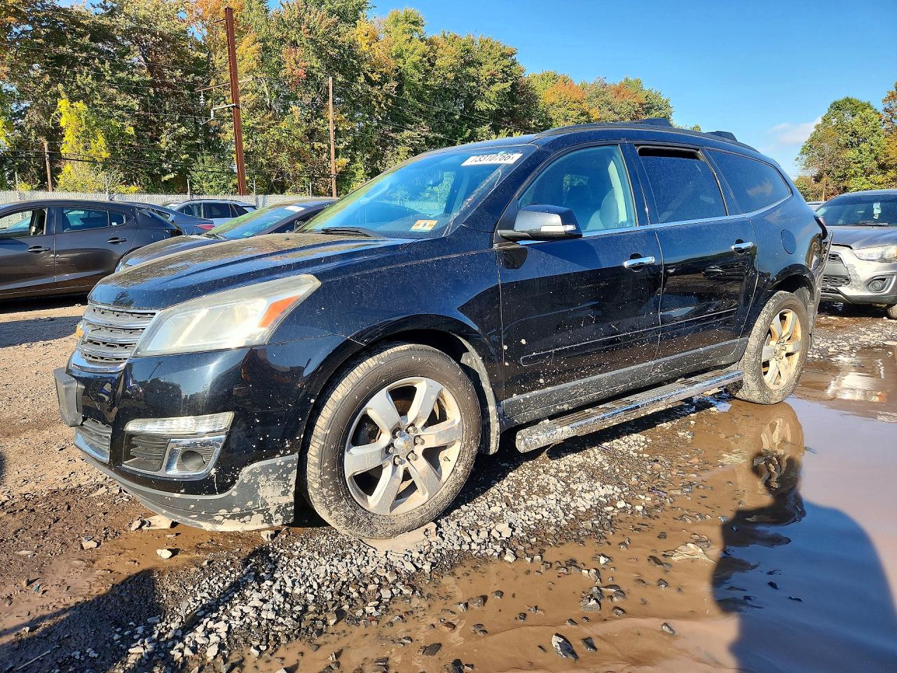 2017 CHEVROLET TRAVERSE 1LT — Front 3/4
