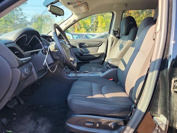 2017 CHEVROLET TRAVERSE 1LT — DENT