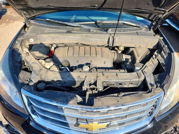 2017 CHEVROLET TRAVERSE 1LT — Engine bay