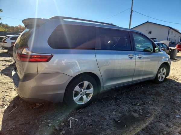 2016 TOYOTA SIENNA — PSRA