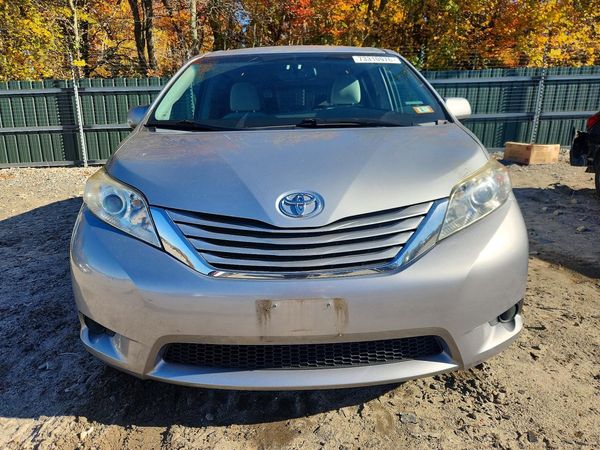 2016 TOYOTA SIENNA — DIRF