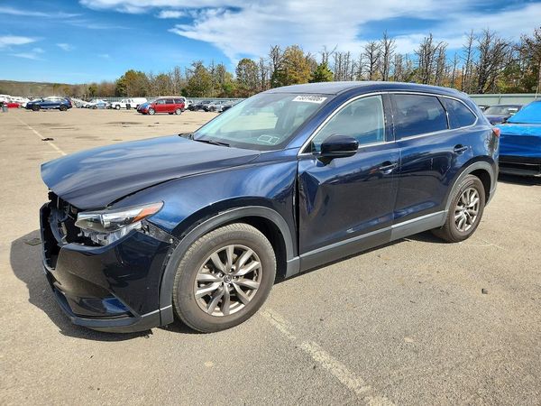 2020 MAZDA CX-9 Touring — Front 3/4