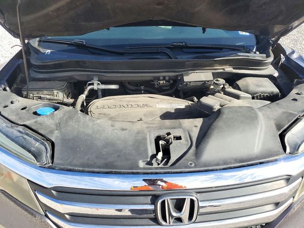 2016 HONDA PILOT EX — Engine bay