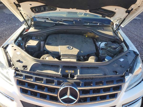 2014 MERCEDES-BENZ ML — Engine bay