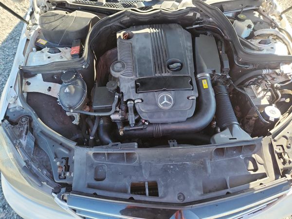 2014 MERCEDES-BENZ C-CLASS C250 — Engine bay