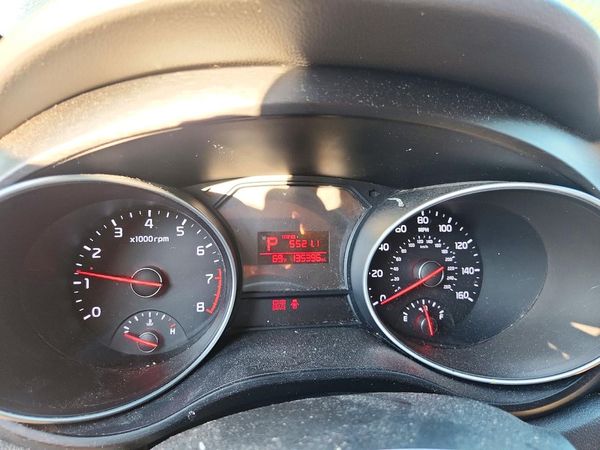 2015 KIA SEDONA GL - Middle-low — ODOM