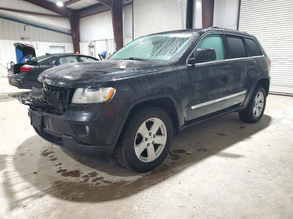 2013 JEEP GRAND CHER Laredo — Front 3/4
