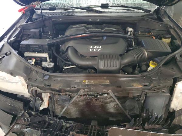 2013 JEEP GRAND CHER Laredo — Engine bay