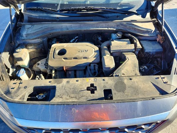 2019 HYUNDAI SANTA FE SEL, SEL Plus — Engine bay