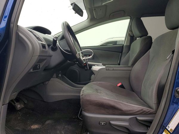 2013 TOYOTA PRIUS V TW — DENT