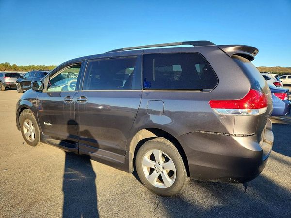 2013 TOYOTA SIENNA — DSRA