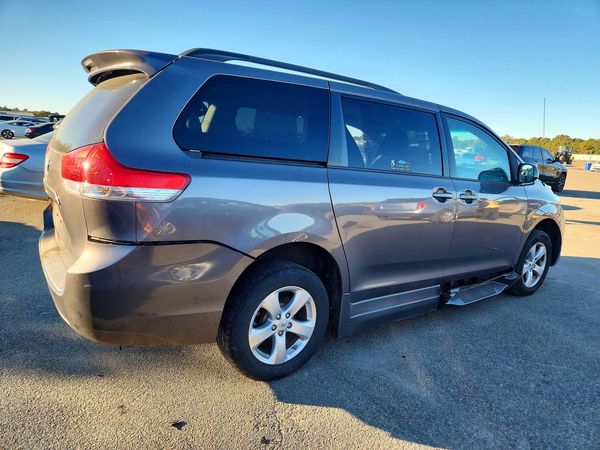 2013 TOYOTA SIENNA — PSRA