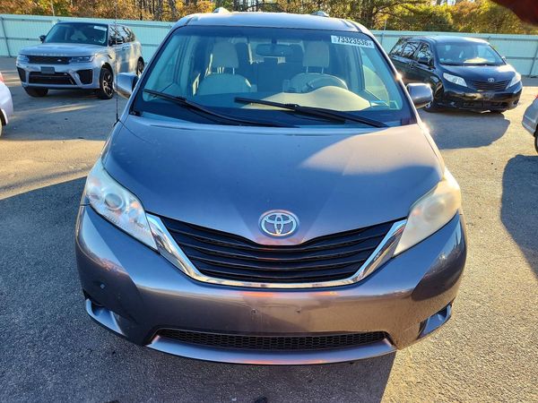 2013 TOYOTA SIENNA — DIRF