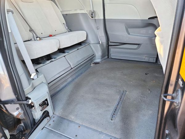 2013 TOYOTA SIENNA — PSRS