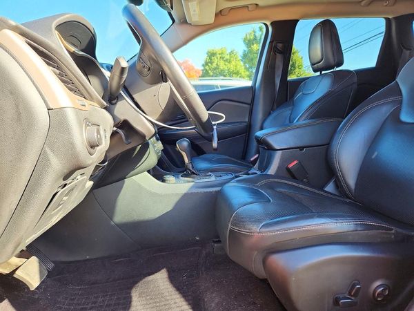 2016 JEEP CHEROKEE Limited — DENT