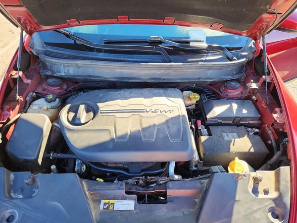 2016 JEEP CHEROKEE Limited — Engine bay