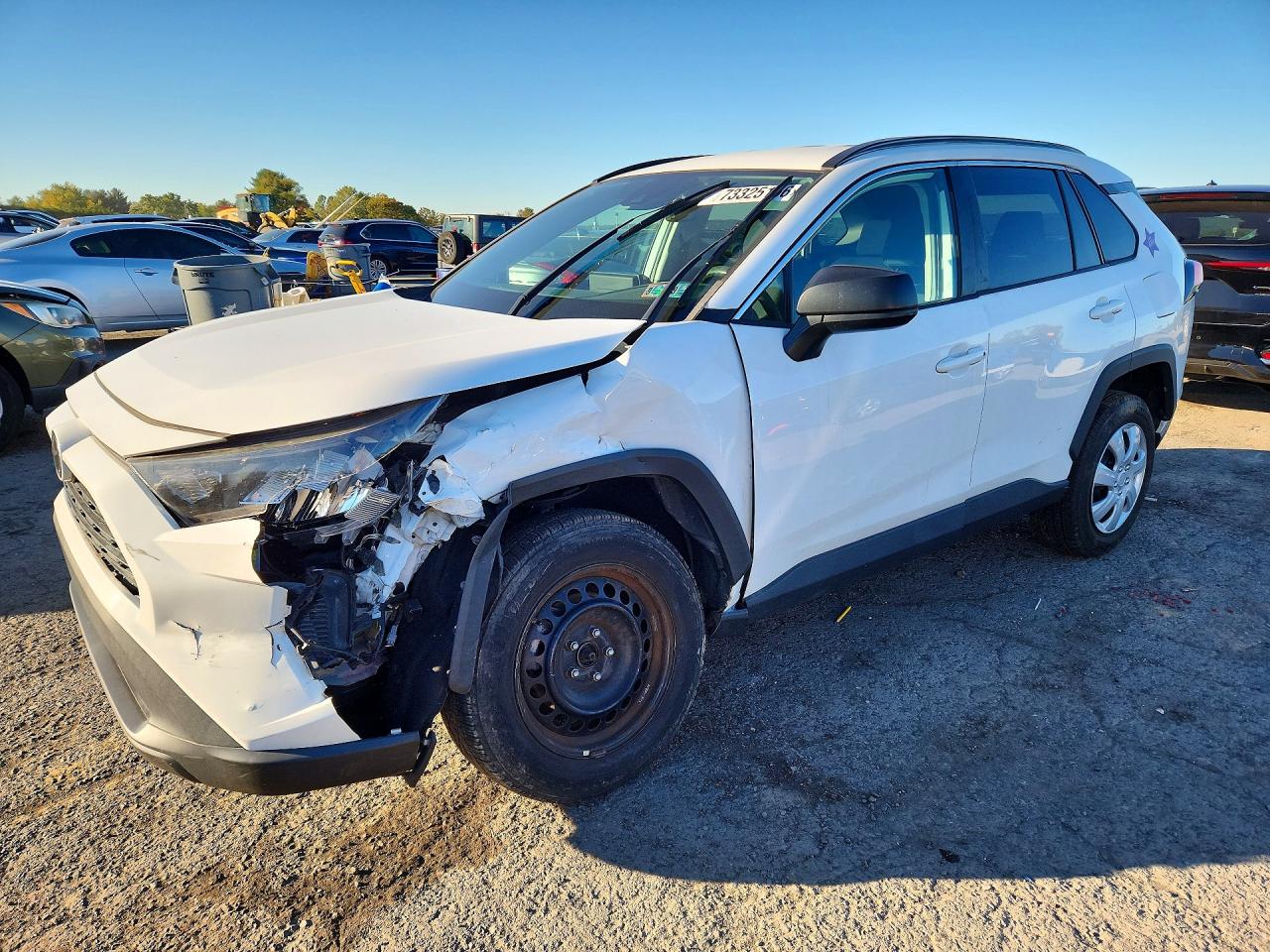 2019 TOYOTA RAV4 LE — Front 3/4
