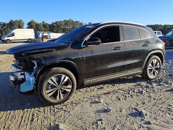 2026 MERCEDES-BENZ GLA GLA250 4MATIC — Front 3/4